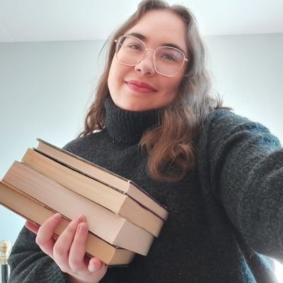 lover of libraries | reads mainly fantasy and literary fiction | more active on ig