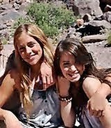 Twitter dirigida a nuestros ídolos  Rocío Igarzabal y  Mariana Esposito    @rochi_ig  y @laliespos