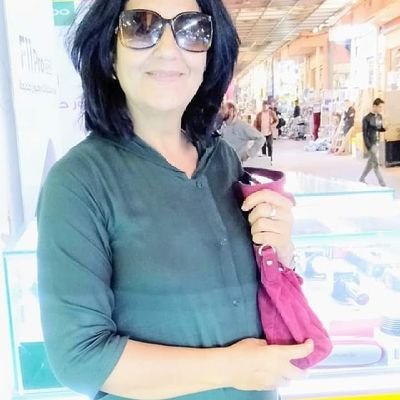 SkoHjqEtHRVT6l0's profile picture. مصممة الأزياء