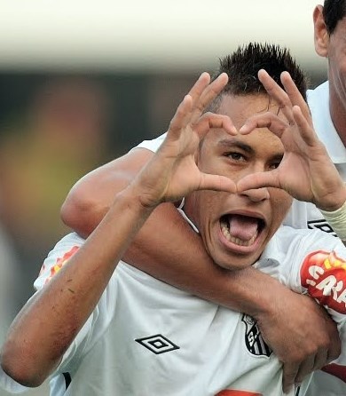 sou mais uma fã, como muitas outras e vou seguir só quem gostar realmente do neymar, dona do fc:@95luuh :D