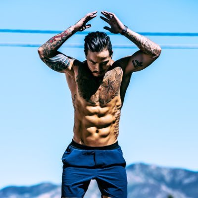 Helping people around the world develop sustainable results! 🌍Focusing on 1 day, 1 meal, & 1 movement session at a time. 👇🏼