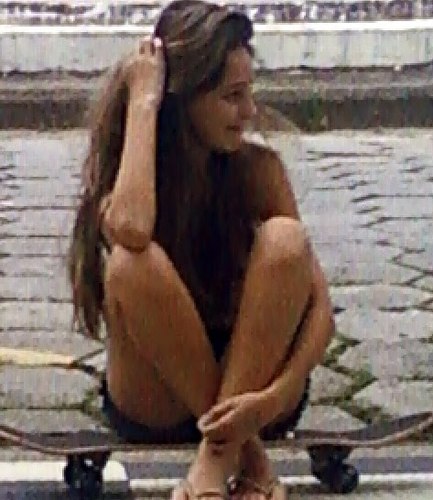 Não ligo que me olhem da cabeça aos pés..porque nunca farão minha cabeça e nunca chegarão aos meus pés

Bob Marley