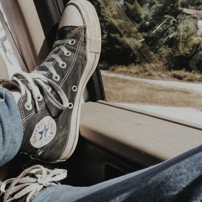 Vivendo o que o vento trás. Opinando sobre o que me faz ou não bem!!!
me sigam ae!.