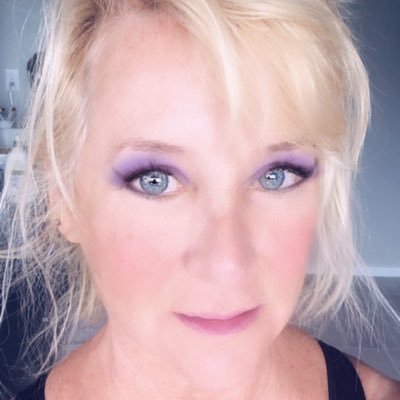 lindaaileen1's profile picture. SCHH SoulGuide & Hypnotherapist, Master of Cosmic Ascended Numerology, yogi, dog lover, 🌎traveler