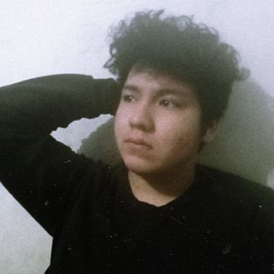 jajaja en la foto parece que estoy llorando que creisi 
Músico/Editor Fracasado
