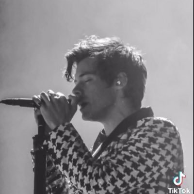 _wellbealrigh9's profile picture. . . .