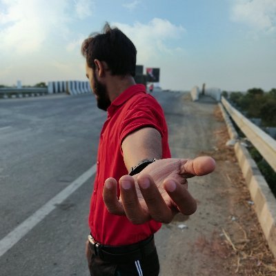 Gauravkumar9613's profile picture. नर्म लफ़्ज़ों से भी लग जाती है चोटें अक्सर, रिश्ते निभाना बड़ा नाज़ुक सा हुनर होता है...