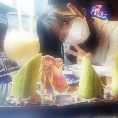 城東中→大手前→天予備→奈良女文学部卒。城東中演劇部OG、劇団いちご大福OG。ピッコロ演劇学校本科33期卒。大阪から東京へ。テレビ番組制作。/ノート→ https://t.co/jinqoSHmqh