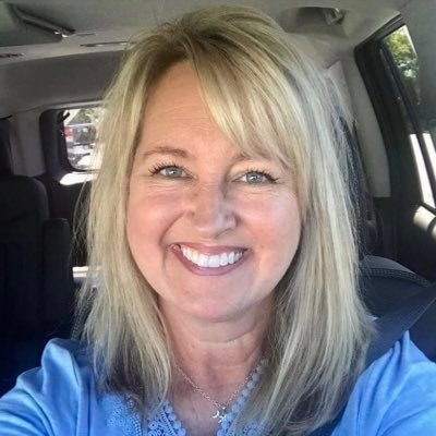 High School Library Assistant, Teacher, ‘93 Gamecock Alum, love the beach, outdoors, reading, walking: Philippians 4:13