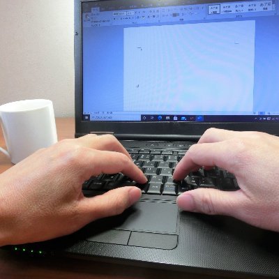 bookproducer's profile picture. 滋賀県在住４０代のバリバリの肉体労働者 コロナの影響を受けて失業寸前になりました😱2020年9月#kindle作家デビュー🎊出版５作目が電気・通信部門で１位になりました。🎊海外移住を夢見て日々仲間達と勉強中です。💪フォロー大歓迎🤩意見交換できる出版仲間も大募集✨
https://t.co/NUtXgvJTfr