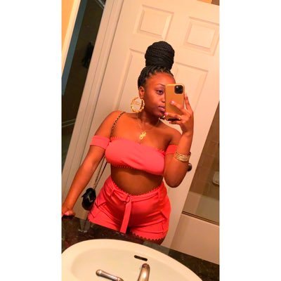 @prettyteria1 👻 pretty & paid 💅🏾’ focus onSelf 🤞🏾💕..