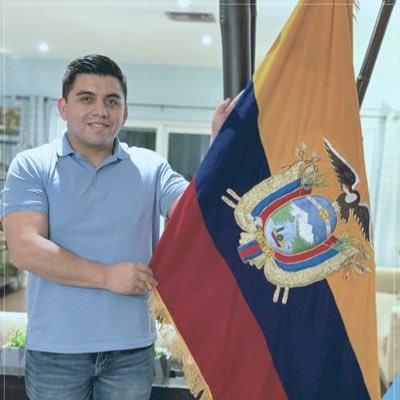 BladimirQuitoEC's profile picture. Bladimir Quito, joven quiteño que a los 18 años emigró a Estados Unidos para reunirse con su familia.