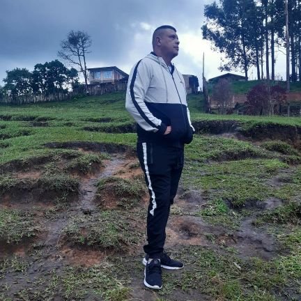 andres01B's profile picture. 