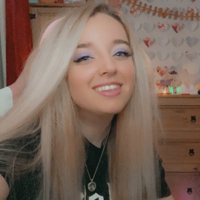 BeckyAnneKidd's profile picture. I like gaming and food ||-//