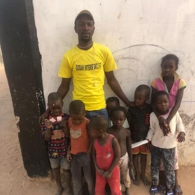 hello friends and family my name is Ebrima Drammeh am from The Gambia and am 28years old am a student ....am living with my children and my grandfather 🇬🇲✝️🙏