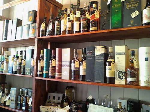 Glenross Whiskies, Peebles, Scotland.
We are a family - run, independant Whisky Retail business offering online sales along with our exclusive VIP200.