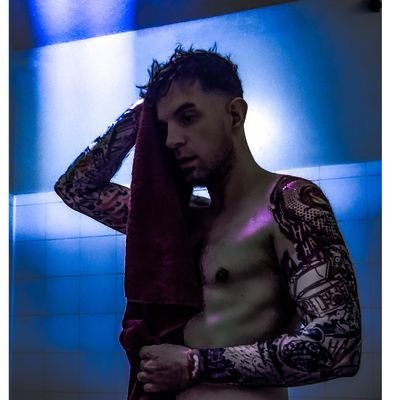 IJustWokeUpDead's profile picture. bipolar adulting elder millennial author, finance bro, former investment banker, current grateful recovering alcoholic/addict