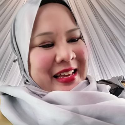 HusdhaAntika's profile picture. Kueh by Gomoks Cameron Highlands