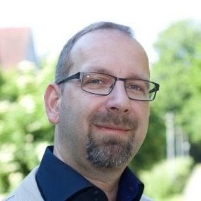 uwe_kuechler's profile picture. #academicwriter | #environmentalliteracy #educator | #TEFL #professor  @uni_tue | #reader | #runner | #stechlin | #speaker | #urbangardener