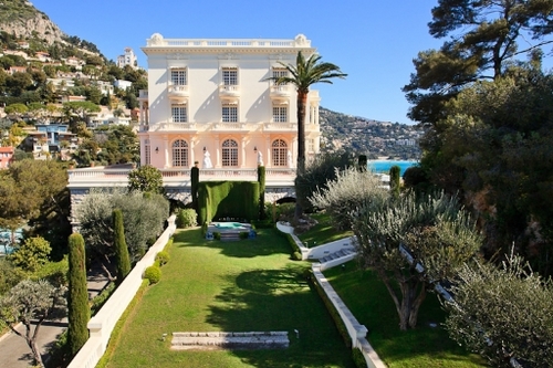 UNIQUE REAL ESTATE FOR UNIQUE CUSTOMERS. Full services Real Estate Ageny  in Cap Martin , Cap Ferrat and Monte Carlo.