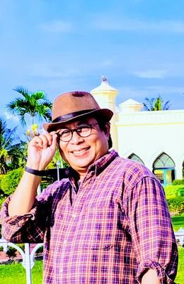 Penggiat pemberdayaan masyarakat dan perhutanan sosial, menulis, mendampingi masyarakat adat untuk mendapatkan hak-haknya