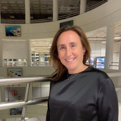 Profesora Titular del Dto. ICPI de la @canalUGR. Directora de la @ETSCaminosUGR. Apasionada de la ingeniería civil, de mi familia y del teatro.