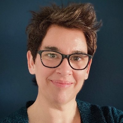 Trotse mama van twee heerlijke dochters: Noa en Bo. Journaliste. Twittert op persoonlijke titel. Sportieve levensgenieter. Gek op vakanties!