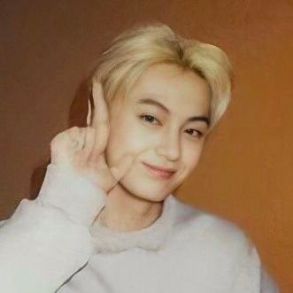 an account dedicated for our tiniest bluejay & his tiny moments! - #JAY #제이 🦅