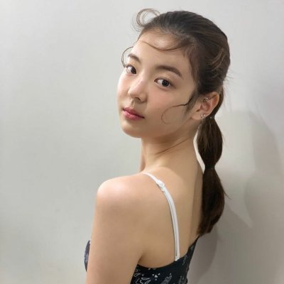 jisuverses's profile picture. .