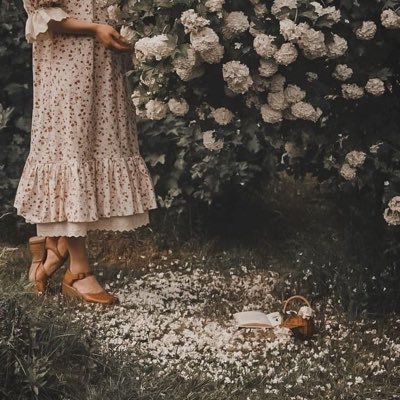 عزيزي المغرد : سترحل عن تويتر يوما وستبقى تغريداتك # ترسم لنا صورتك كن جميلا فوق الارض وتحتها ..