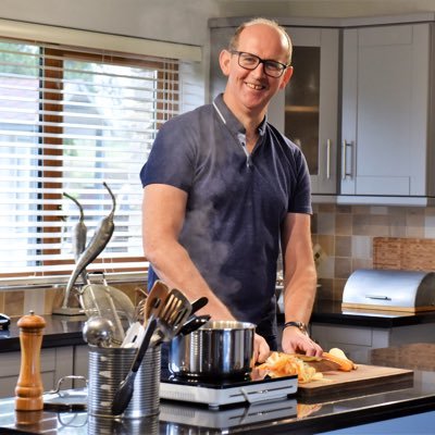 Chef from #Donegal Author of 3 Cookery Books another on the way. Media Contributor #BBC #RTE @RTEToday Show. Resident  chef on @TodaywithClaire @BBCRadioFoyle