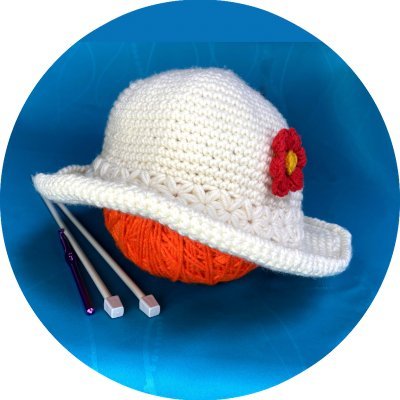 Knitting and crochet for total beginners, starting from 0.  No worries,  you will knit and crochet with me.  Please subscribe my YouTube channel.