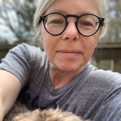 Executive Director @McGillQueensUP  Publishing, reading, dogs, eating & drinking all the things, hiking, paddling, seeking of adventures. Tweets my own.