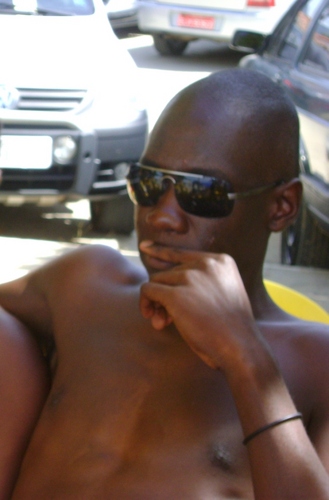 Mineirinhoo, 19 Anos, Humildee e Adoro Dar Risadas :D !
Não Vivo Sem o Samba e Sem o Futebol !
Não Sou Pepsi, Mas Pode Ser? ;D - 

Fooi um Prazeer :D !!