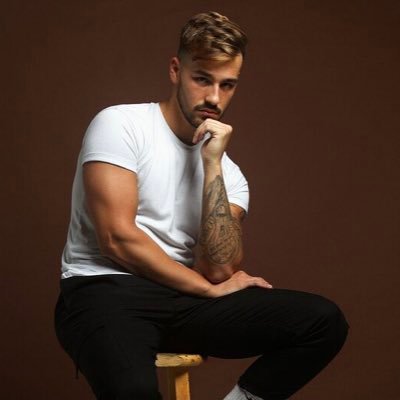 jwlyricbot's profile picture. 