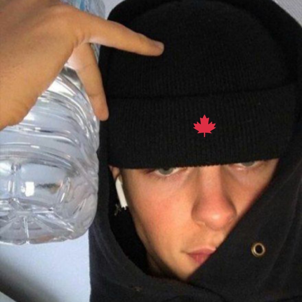 cocainforall's profile picture. I'm not a dealer, I deal 🤫 Elle a jeté ma weed, j’ai brulé son passeport. Personne ne planera ✈️