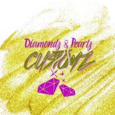 Diamondz and Pearlz Customz specializes in custom rolling trays sets, planners/journals, shot glasses, home&office decor, custom plaques, pendant necklaces, etc