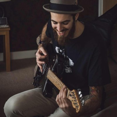 I am learning to code with Ruby on Rails 👨💻 I'm a massive fan of anything Marvel related 🦸♂️ I also play guitar 🎸 and juggle 🤹♂️