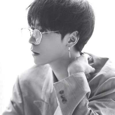 MUZIKPANDA_BEE's profile picture. Love & Support @qh_masterd ◡̈ ♡.*☁️ #quanghungmasterd #Muzik #MuzikThailand 👰🏻‍♀️Cô dâu ổ chuột💍Chú rể Quang Hùng🤵‍♂️