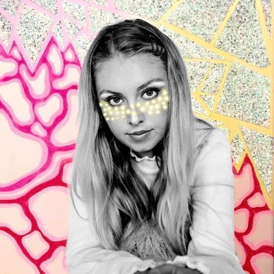 devinjaneart's profile picture. NFT artist and collector ❤️