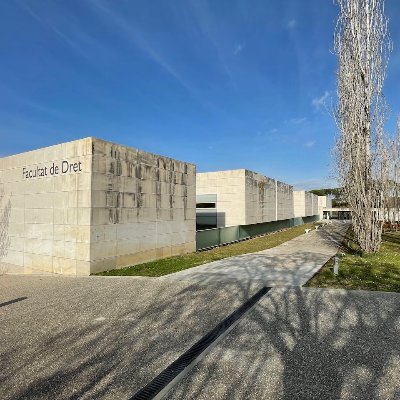 Professor de Dret Administratiu @univgirona #derechoadministrativo #universitats #Universities #Vivienda #Habitatge #Housing #Urbanismo #UrbanPlanning