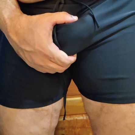 PARA MAIORES DE 🔞
Observando...
Para quem curte um Gordinho, Barbudo, Ursinho.