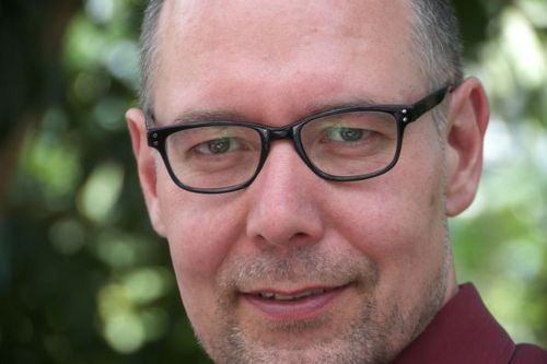 CTO Bern @ti8m_AG. Dozent @FFHS. Combine #agile, #innovation and #ict #architecture for #digitalisation of your business.
