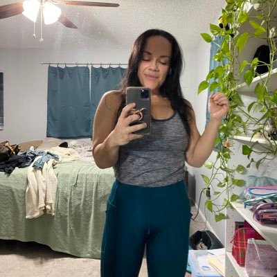 BTSarmymom_Leah's profile picture. BTS Army Mom