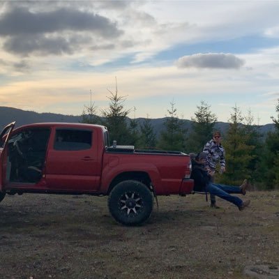 evanbritton85's profile picture. Livin’