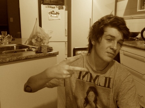 Hey Peepz im MATT COSTELLO follow away im 20 years of age! love online gaming,snowboarding instructing, photography,tattoos, (human rights/ animal) n VEGANISM