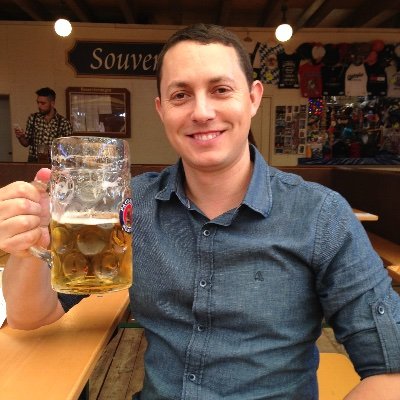 SimaLuiz's profile picture. 