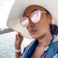 fluorescent beige (@_bexcalibur) 's Twitter Profile