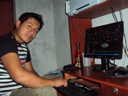 Soy muy social, no decir ni que me digan mentiras, me gusta mucho la Tecnologia de  Informacion. !!!