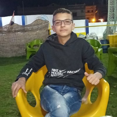 antonyos hesham انطونيوس هشام
طالب لدي ثانوي فني صناعه
مسول جروب انطونيوس هشام للكوره علي الفيس بوك